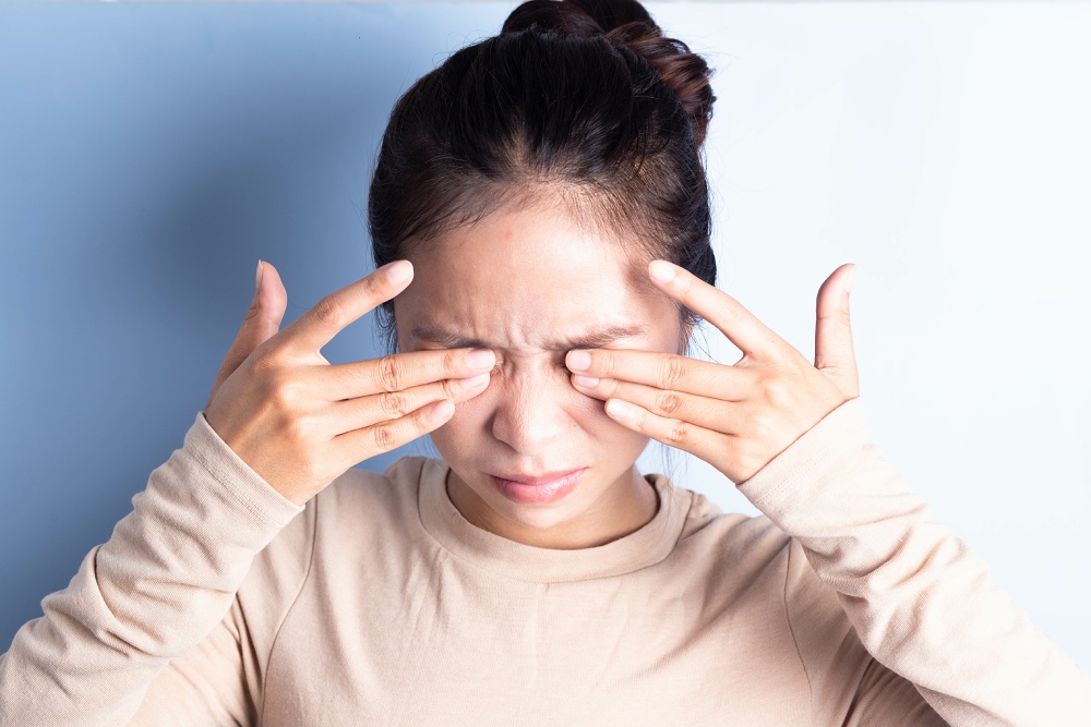 Tired of Dry, Itchy Eyes? Understand the Causes & Remedies